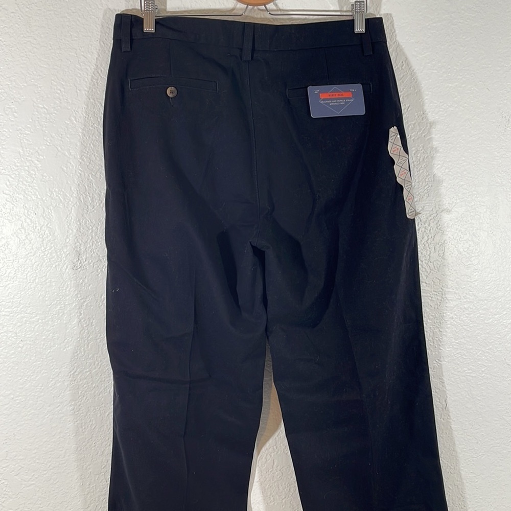 ST. JOHN’S BAY RELAXED FIT Releases & Repels Stains Wrinkle Free Pants 34x31 New - Picture 7 of 14